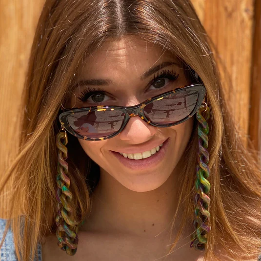 COTI model wearing COTI chain