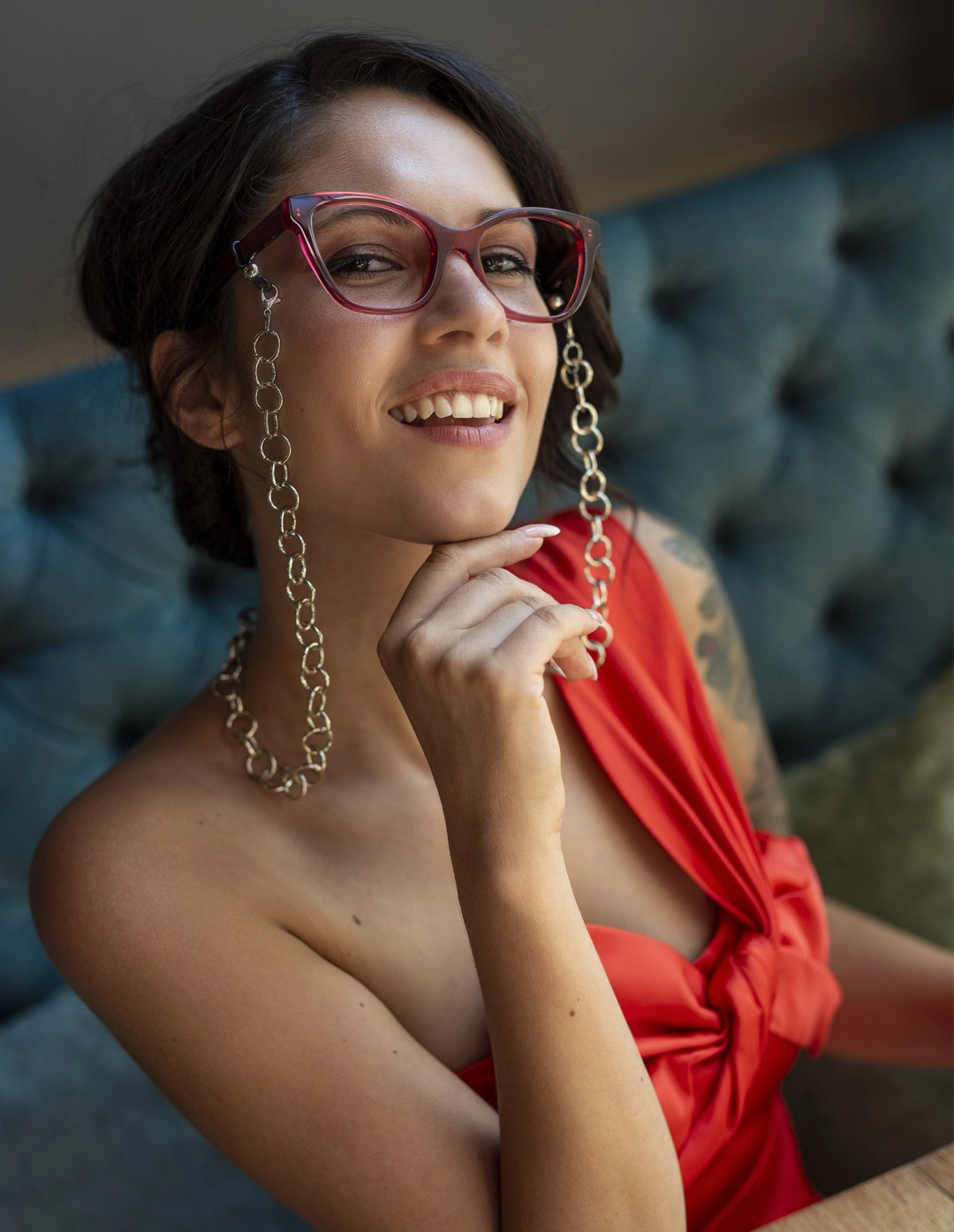 Lady wearing a stunning COTI chain